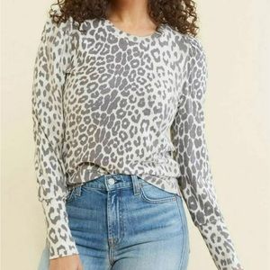Chaser White & Gray Leopard Animal Print Round Neck Puff Sleeve Sweater Size Sm